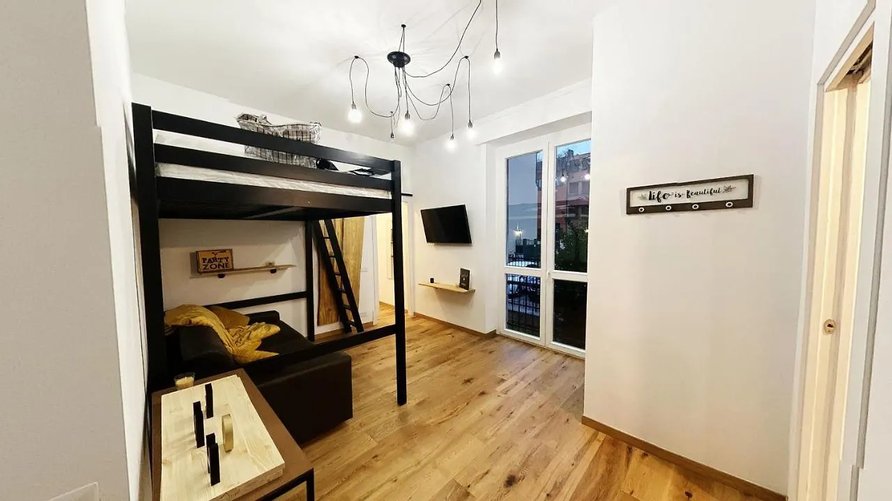 Trevi Industrial Room D Milan Apartment