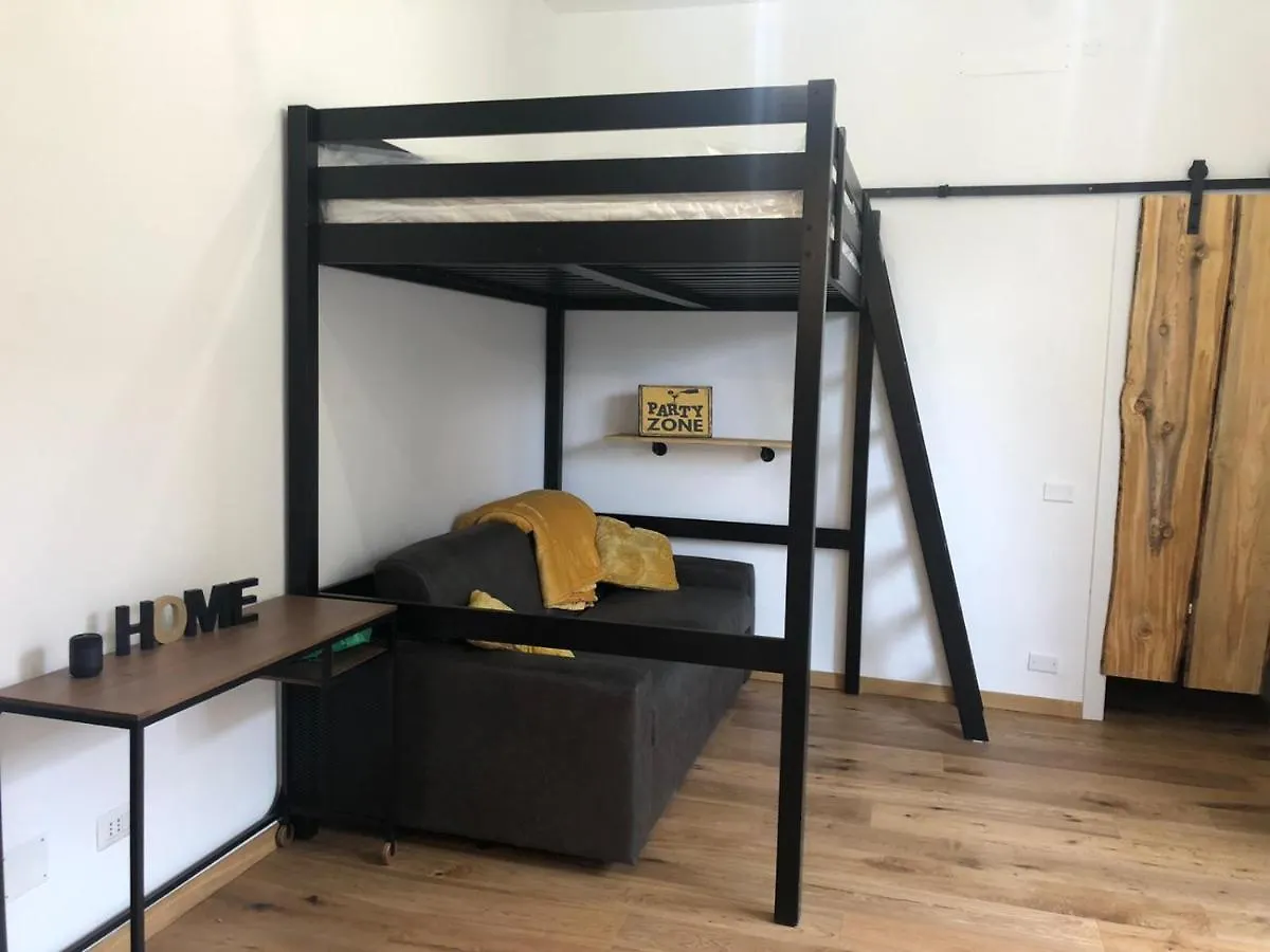 Appartamento Trevi Industrial Room D Milano