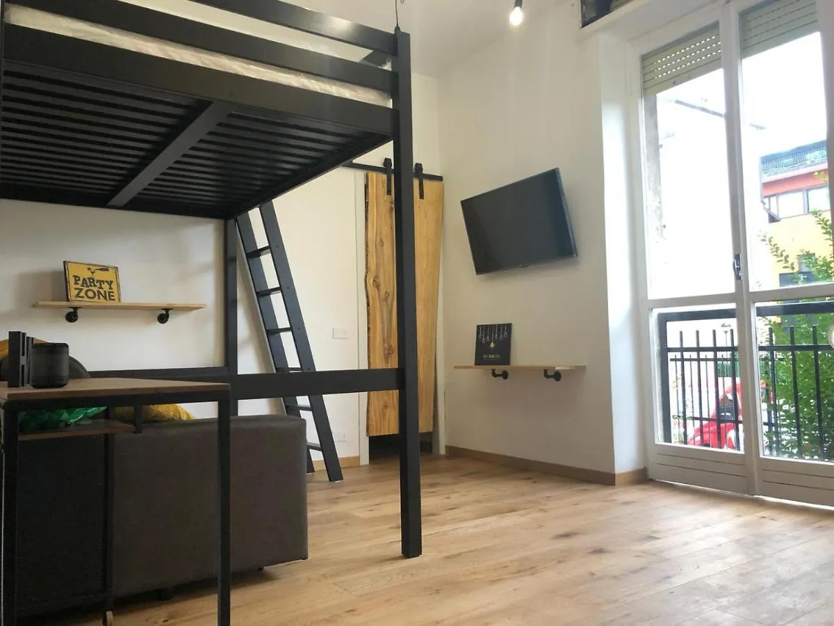 Trevi Industrial Room D Milano Italia