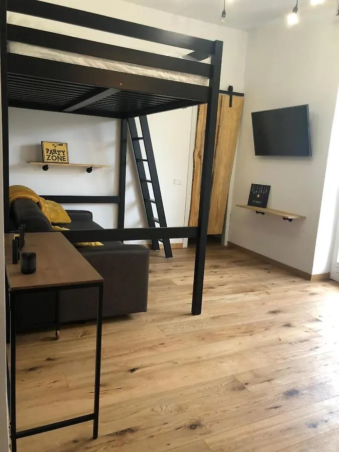 Appartamento Trevi Industrial Room D Milano Italia